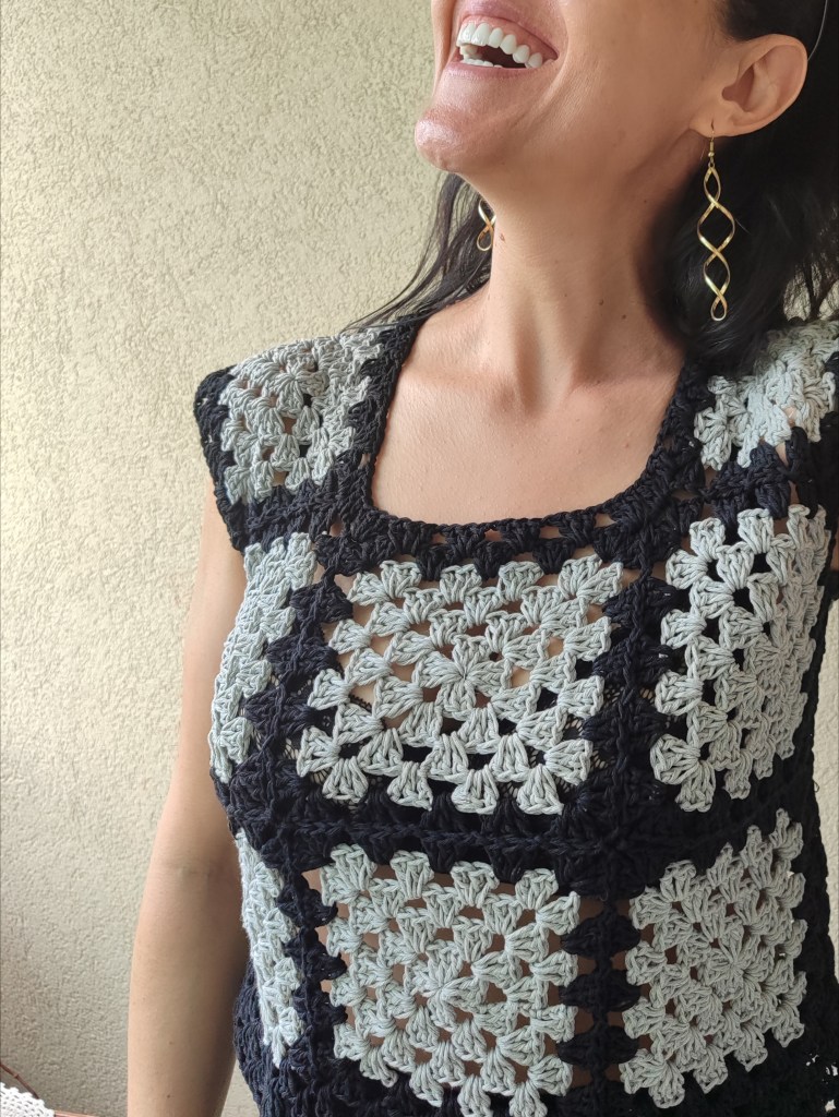 € 59.00 Top d’ete en crochet réalisé à la main à Paris. Fabriqué à partir de 100% fil de coton recyclé Taille : L/M.
Brillez et soyez sûr de porter une pièce spéciale et unique