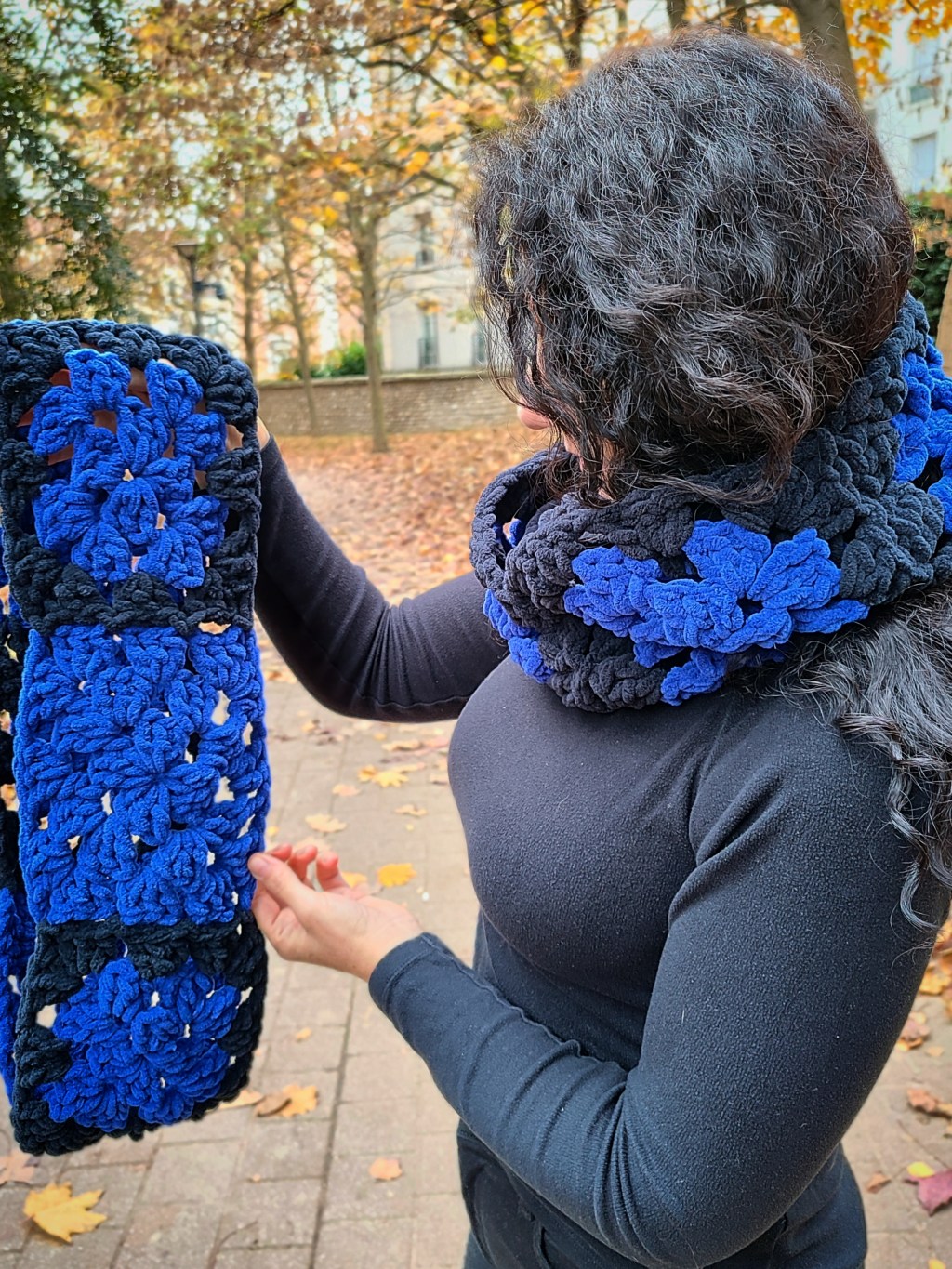 Châle en velours.&nbsp;bleu